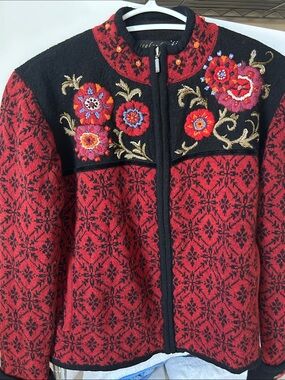 Icelandic design lined sweater embroidery small zippered vintage